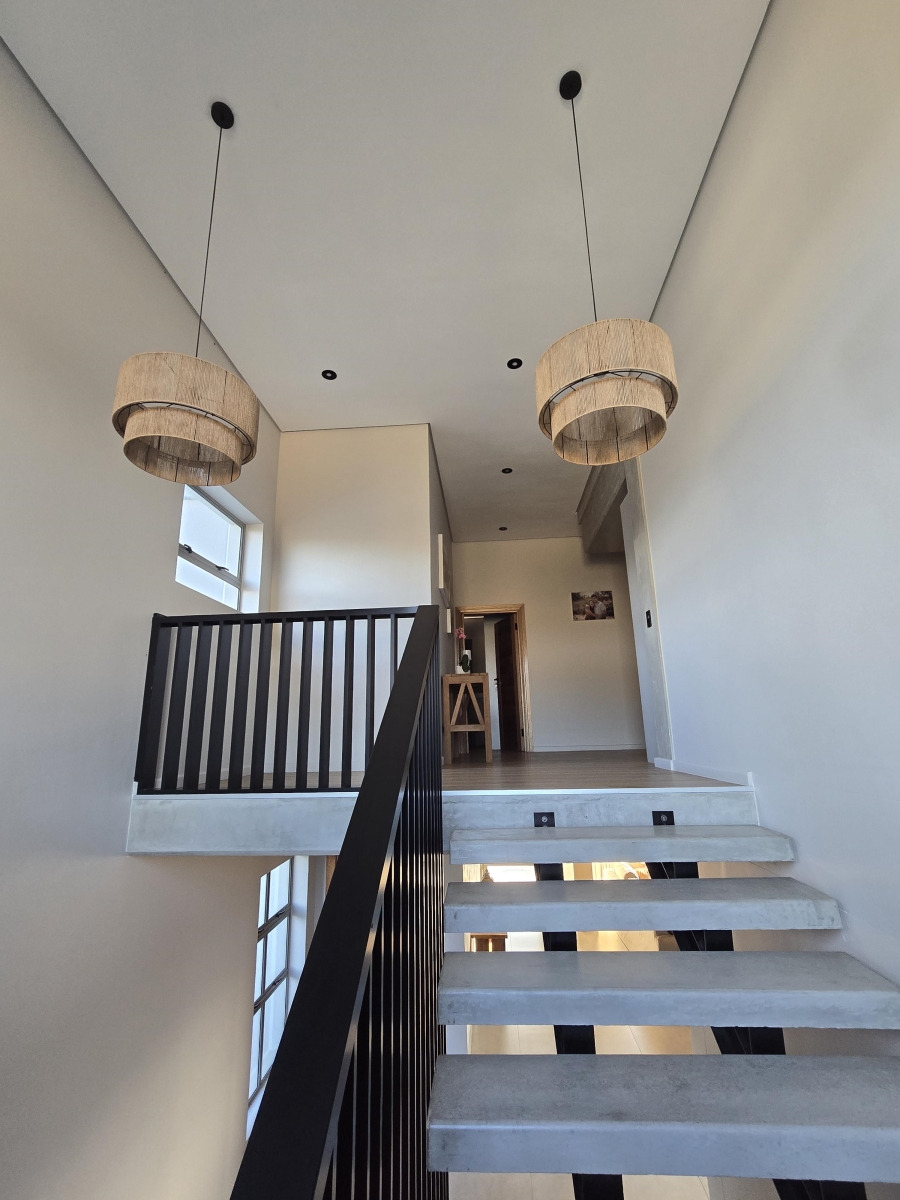 4 Bedroom Property for Sale in Kingswood Golf Estate Western Cape